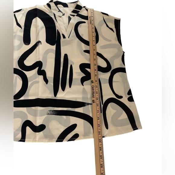 Abstract Print Blouse, Casual V Neck Short Sleeve size S - Picture 4 of 5